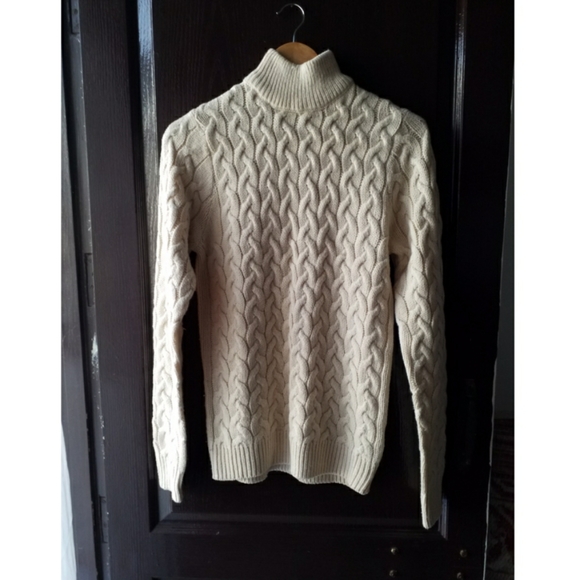 Cream White knitted Sweater (XS/S) Very Warm